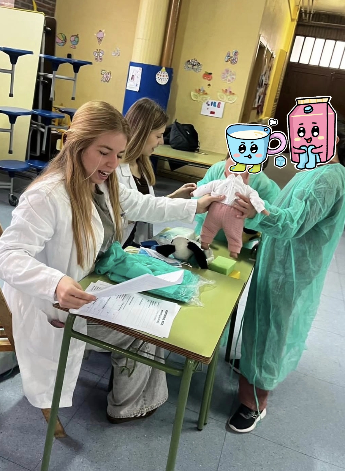 Estudiantes de AIEME Valladolid durante una actividad de Hospital de Ositos